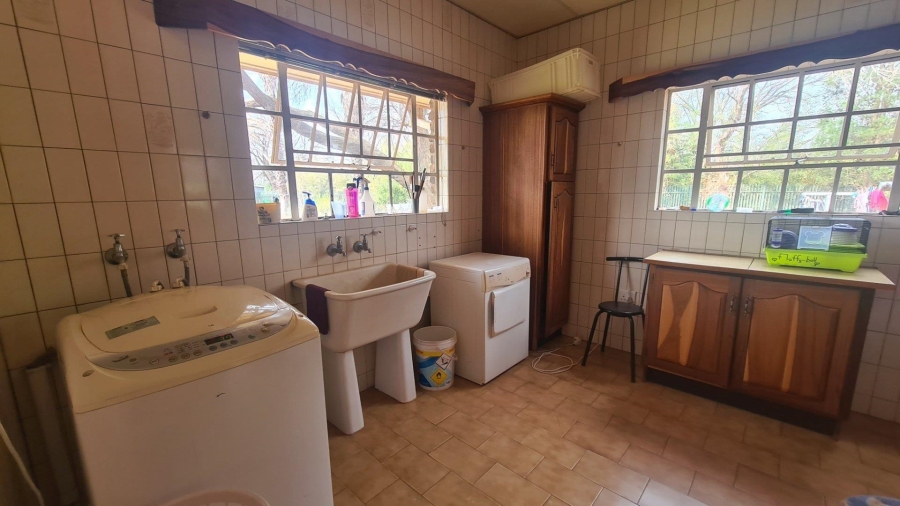 5 Bedroom Property for Sale in Wilgeboom A H North West